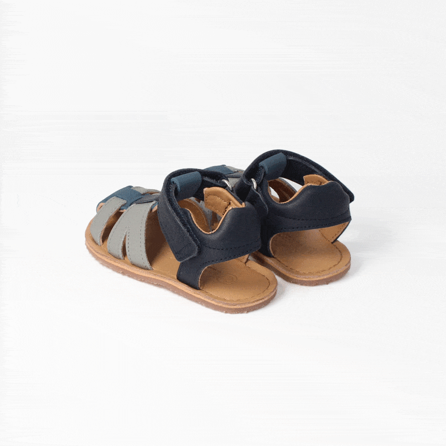 bLifestyle bellianaSTYLE Nappa Marine kids barefoot sandal detail of velcro strap on navy nappa leather